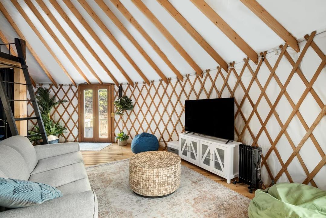 Modern Yurt W River Access, Hot Tub, Wifi & Grill Wardensville Εξωτερικό φωτογραφία