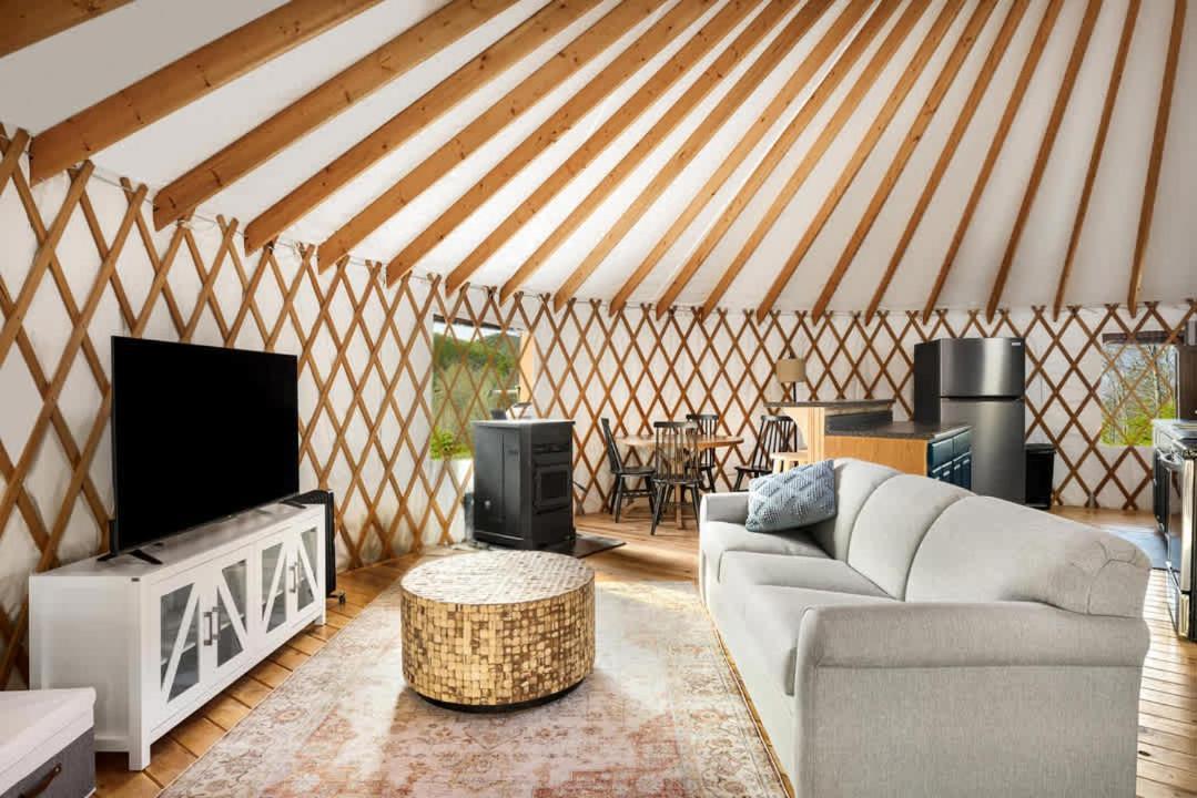 Modern Yurt W River Access, Hot Tub, Wifi & Grill Wardensville Εξωτερικό φωτογραφία